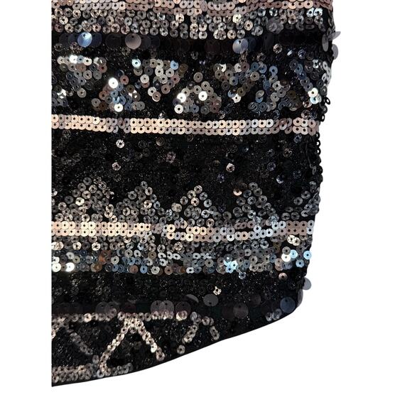 Women's EXPRESS Black Silver Lined Mini Skirt with Sequin Accents Size SP - Picture 3 of 6